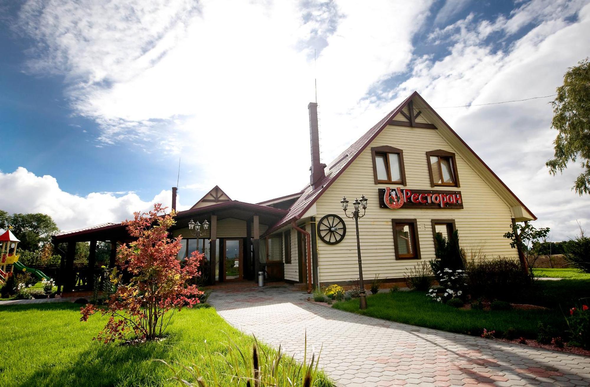 Hotel Козак Вакула Kozelets Exteriér fotografie